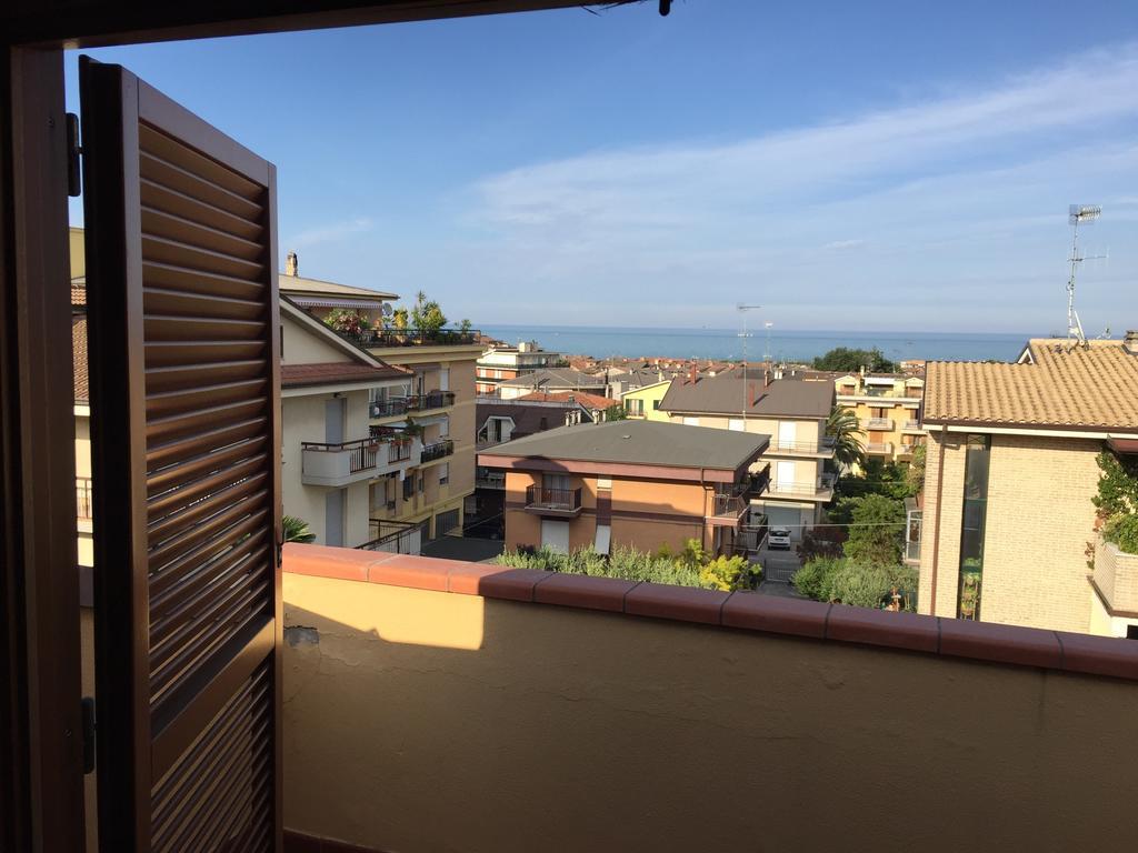 Mansarda Mare Apartment Altidona Bagian luar foto