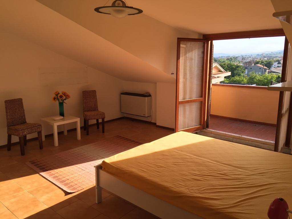 Mansarda Mare Apartment Altidona Ruang foto