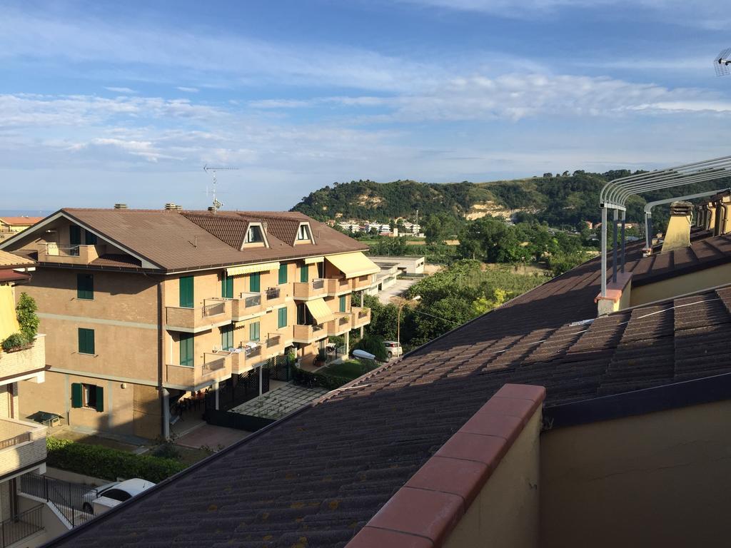Mansarda Mare Apartment Altidona Ruang foto