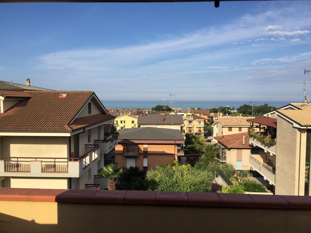 Mansarda Mare Apartment Altidona Ruang foto